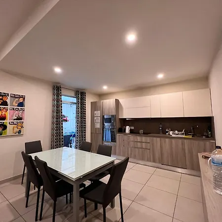 Modern Flat In Balluta