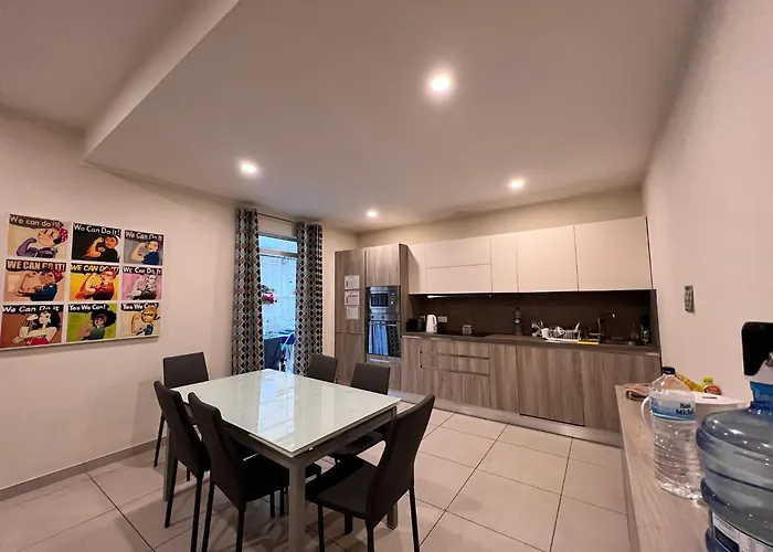 Modern Flat In Balluta